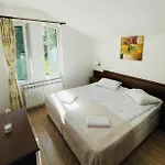 Daire Forest Retreat, Stream Resort, Pamporovo