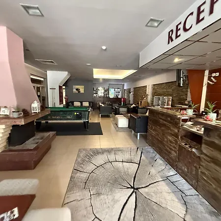 Forest Retreat, Stream Resort, Pamporovo Apartament *