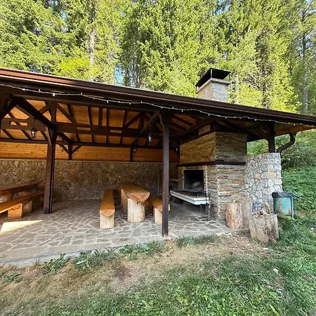 Forest Retreat, Stream Resort, Pamporovo Apartman *